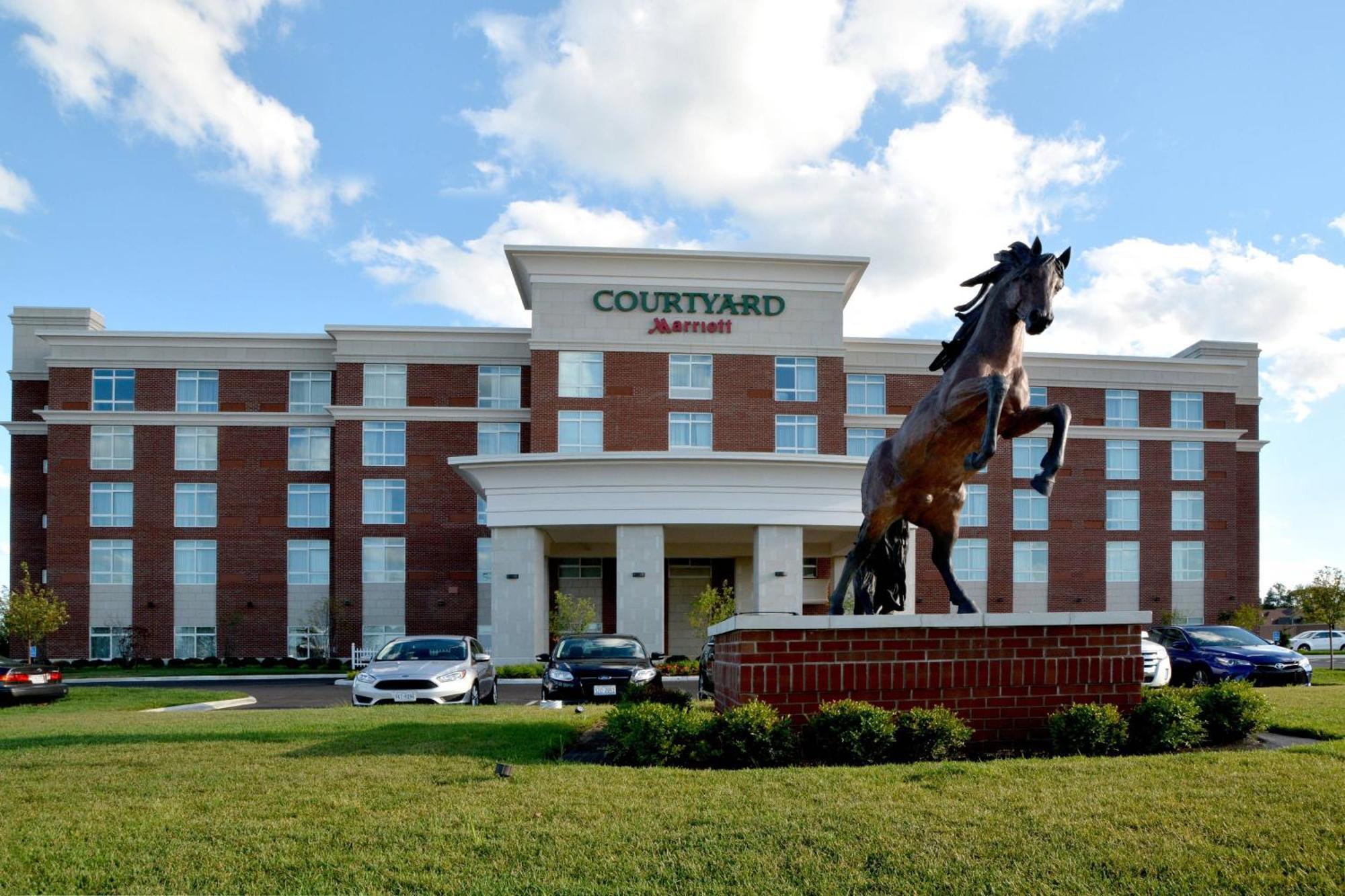 Courtyard By Marriott Youngstown Canfield Buitenkant foto