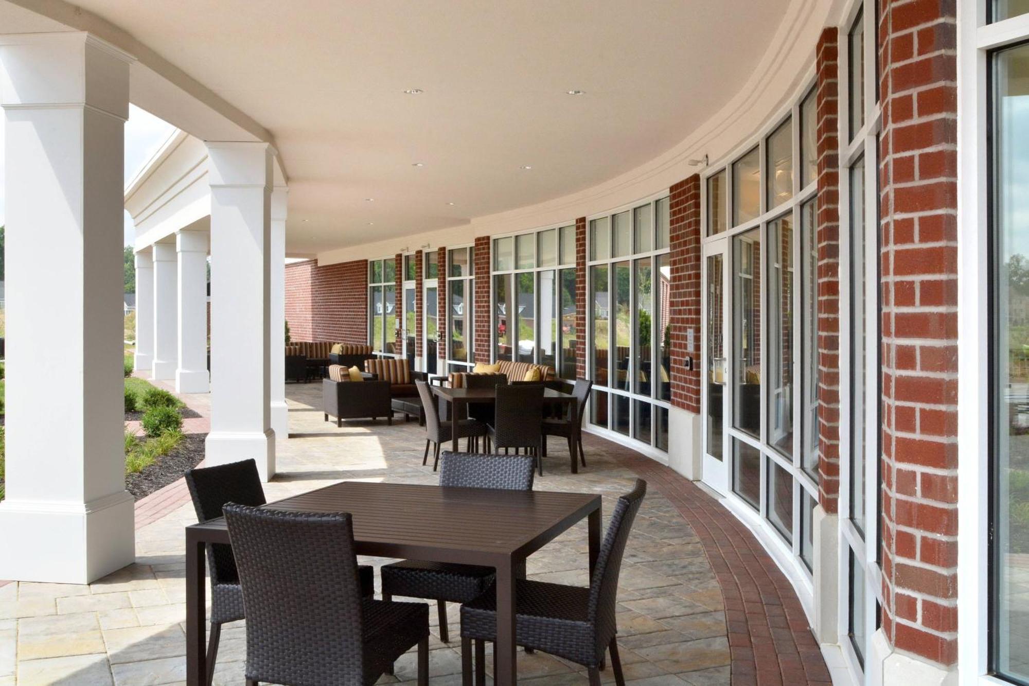 Courtyard By Marriott Youngstown Canfield Buitenkant foto
