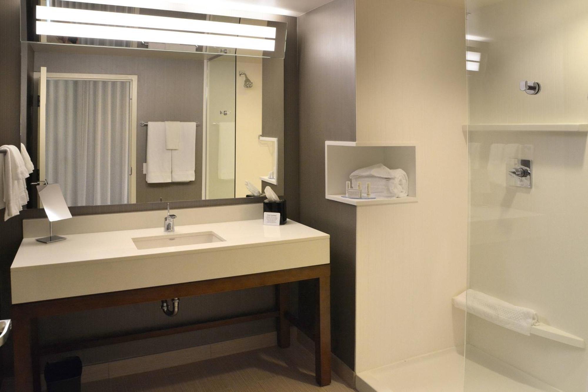 Courtyard By Marriott Youngstown Canfield Buitenkant foto