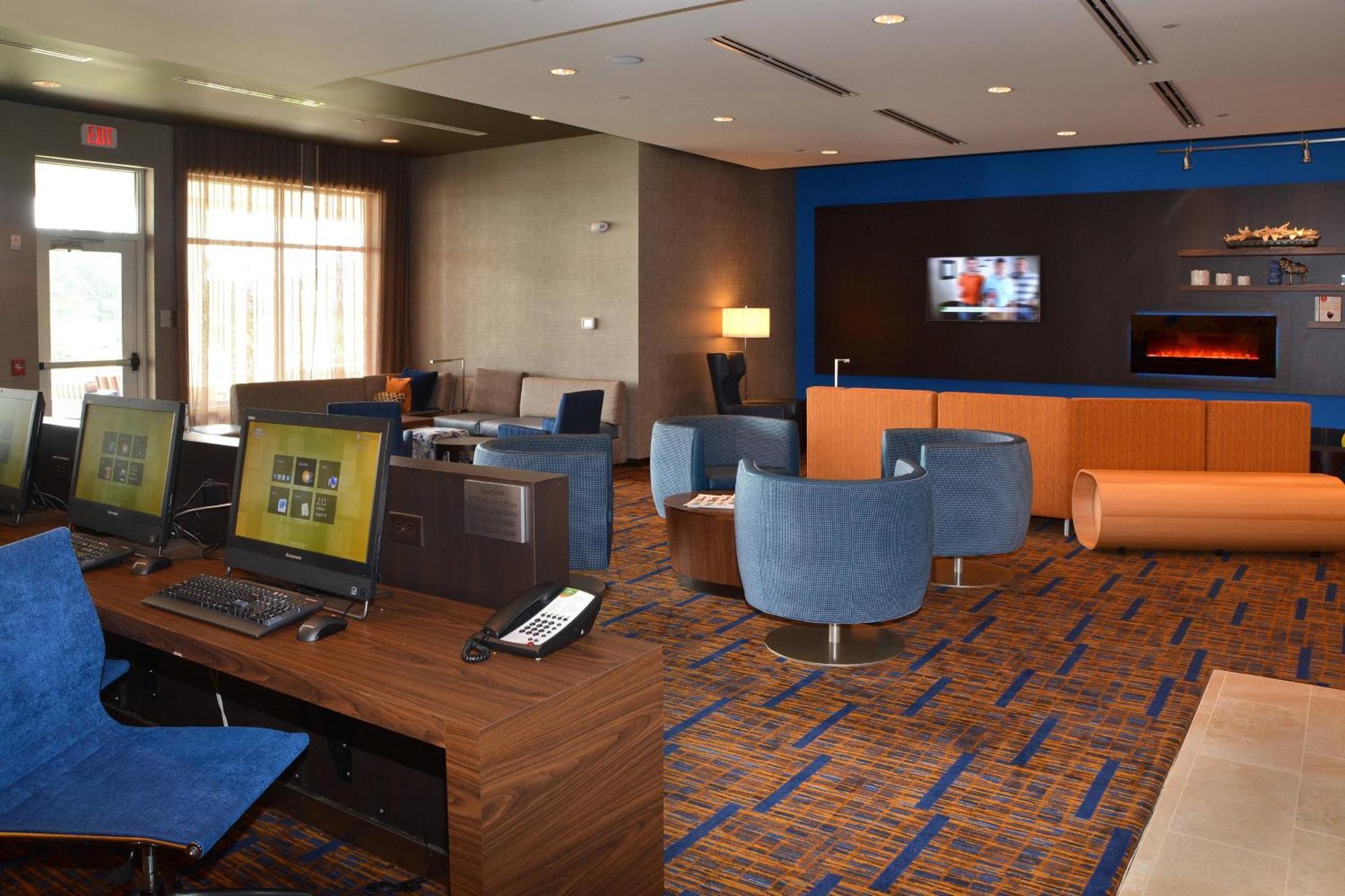 Courtyard By Marriott Youngstown Canfield Buitenkant foto