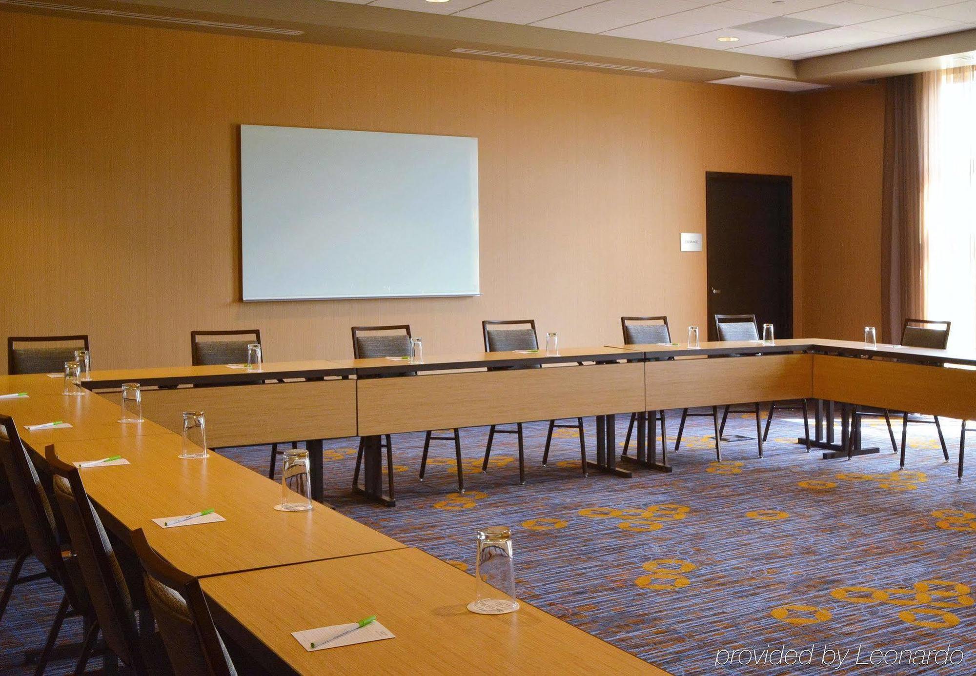 Courtyard By Marriott Youngstown Canfield Buitenkant foto