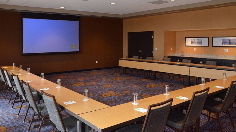 Courtyard By Marriott Youngstown Canfield Buitenkant foto