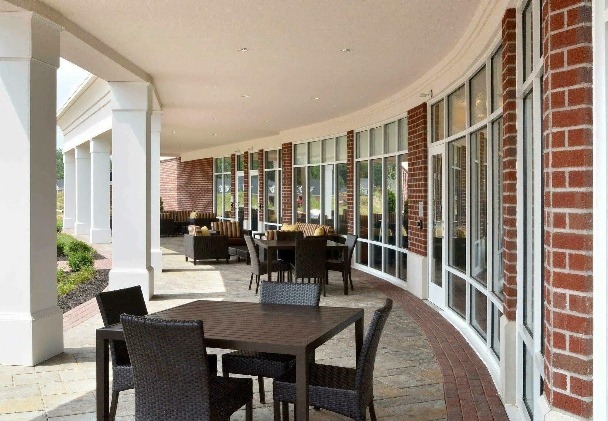 Courtyard By Marriott Youngstown Canfield Buitenkant foto
